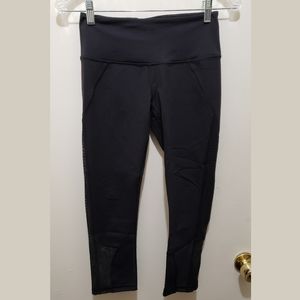 Victoria Sport Black Knockout Capri